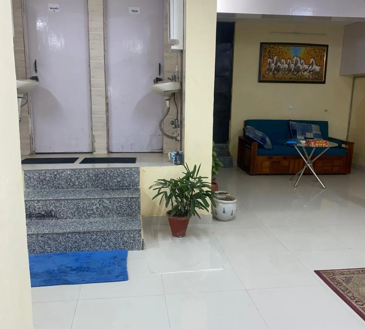 Ideal Hotel In Posh Vasant Vihar Big 1110 Sq Ft New Delhi